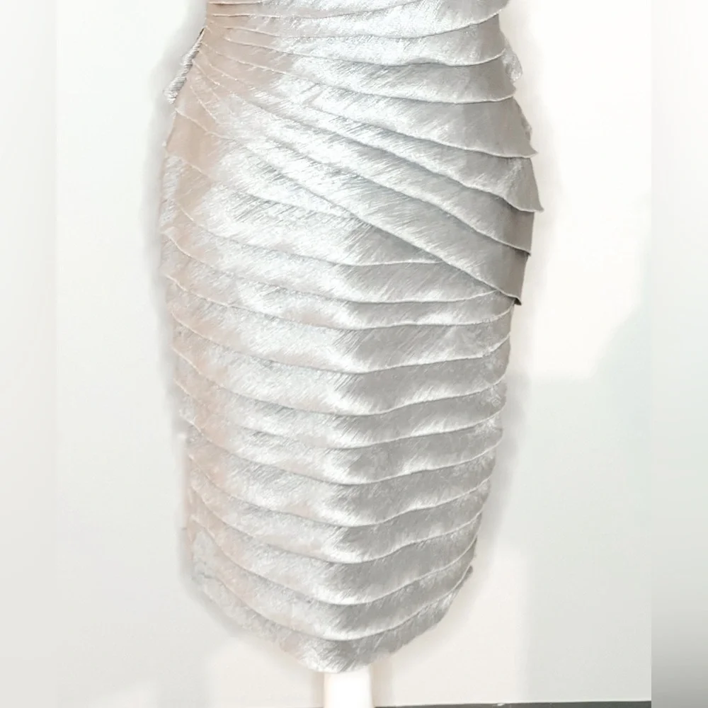 Stunning London Times Silver Elegant Dress - Size 6 for Glam Nights! - Picture 12 of 16